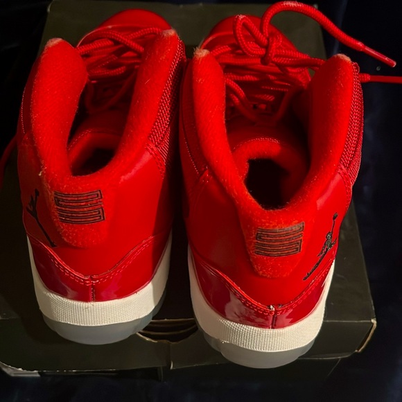 Kids retro 11 red size 3
Worn once. Price negotiable - Picture 4 of 5
